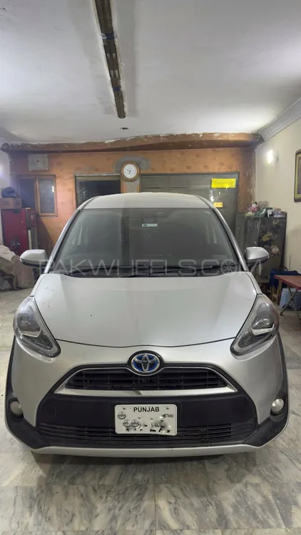 Toyota Sienta 2016 for Sale in Lahore Image-1
