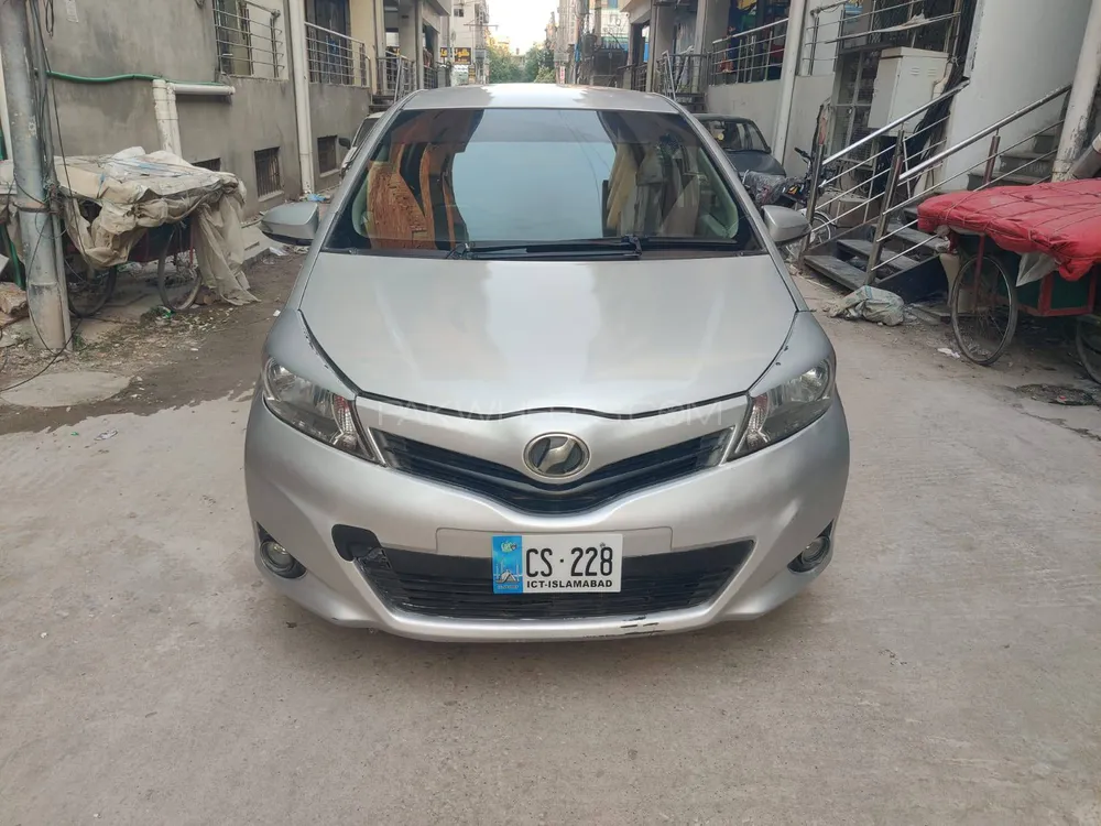 Toyota Vitz 2011 for Sale in Islamabad Image-1
