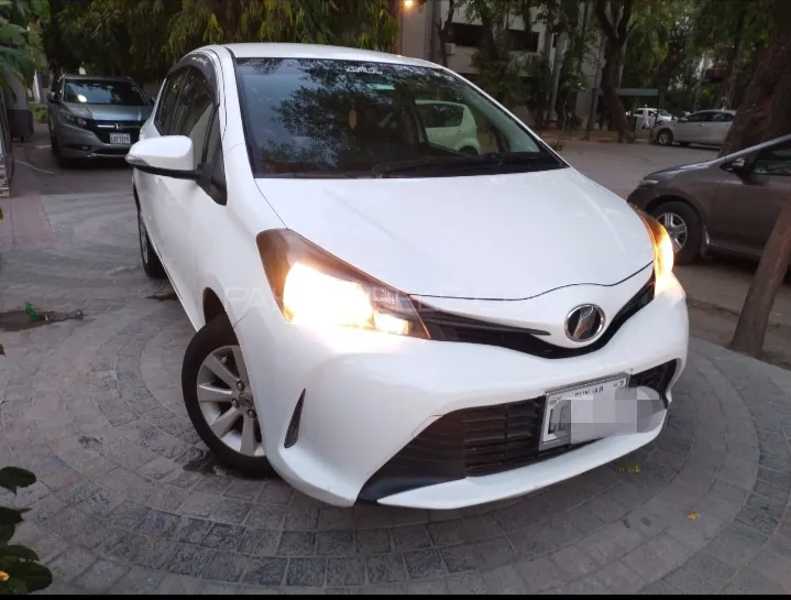Toyota Vitz 2016 for Sale in Faisalabad Image-1