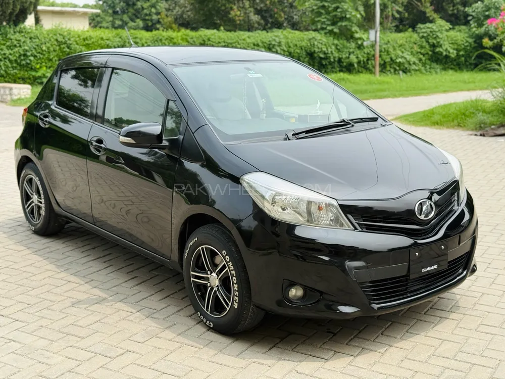 Toyota Vitz 2011 for Sale in Wah cantt Image-1
