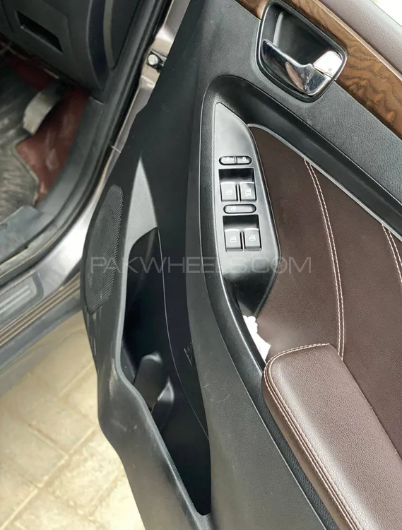 DFSK Glory 580 2021 for Sale in Karachi DFSK Glory 580 2021 for Sale in Karachi Image-15