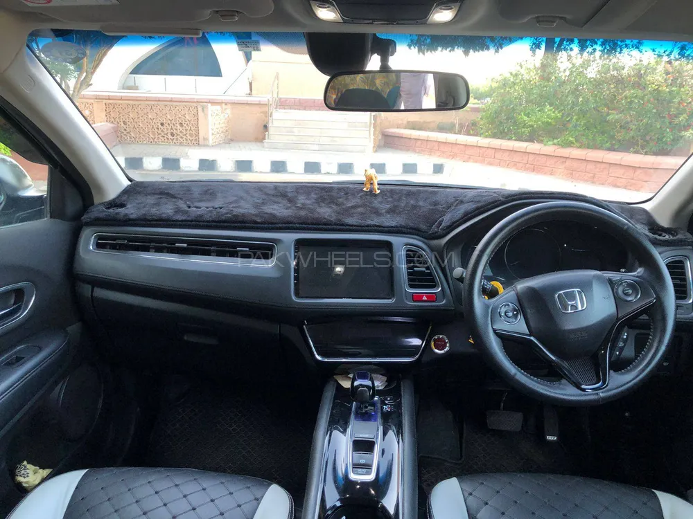 Honda Vezel 2015 for Sale in Karachi Image-1