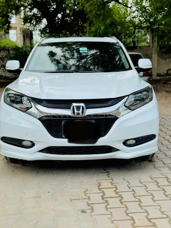 Honda Vezel 2015 for Sale in Islamabad Image-1