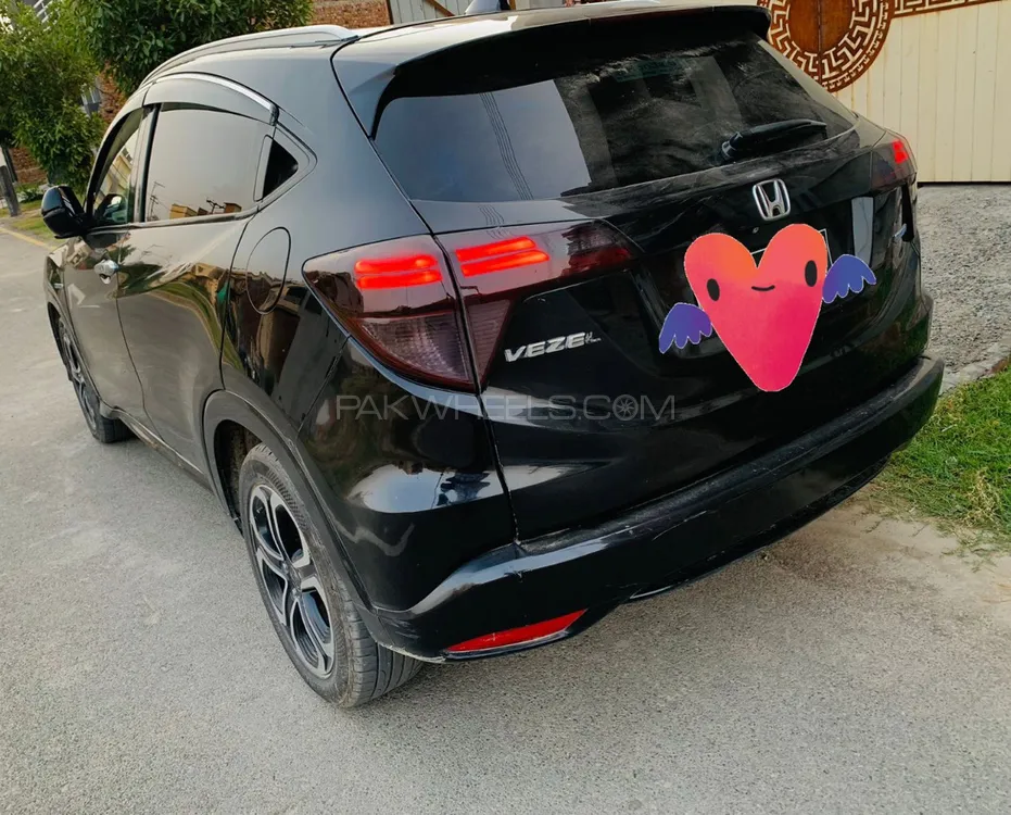 Honda Vezel 2015 for Sale in Faisalabad Image-1