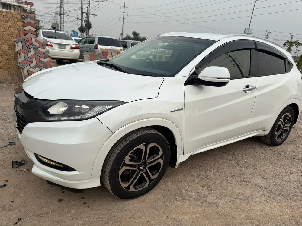 Honda Vezel 2016 for Sale in Islamabad Image-1