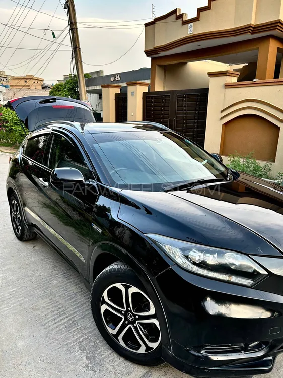 Honda Vezel 2016 for Sale in Rawalpindi Image-1