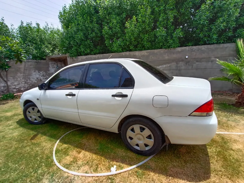 Mitsubishi Lancer 2005 for Sale in Haroonabad Image-1