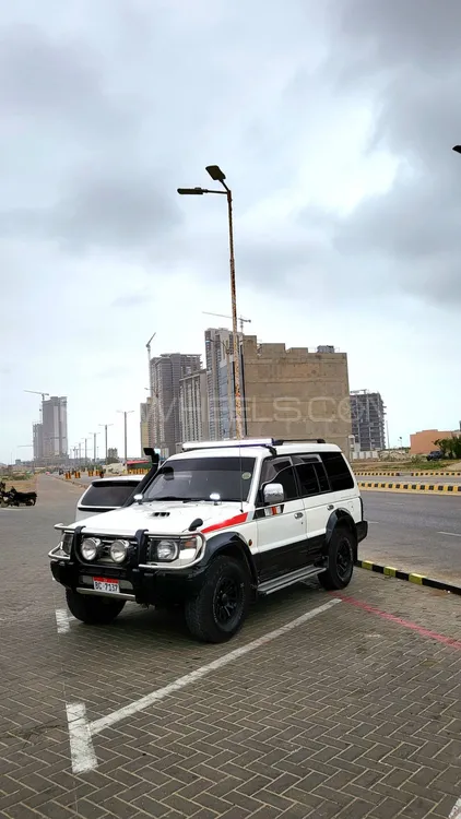 Mitsubishi Pajero 1993 for Sale in Karachi Image-1
