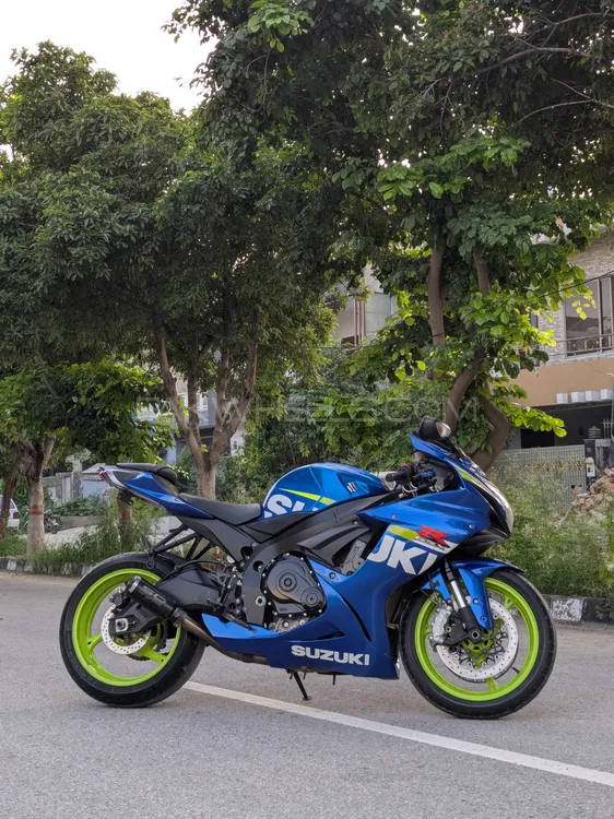 سوزوکی GSX-R600 2015 for Sale سوزوکی GSX-R600 2015 for Sale Image-2