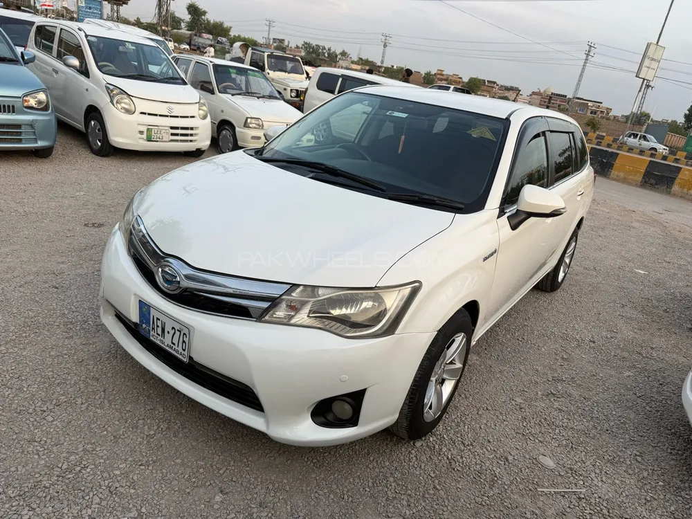 Toyota Corolla Fielder 2014 for Sale in Peshawar Image-1