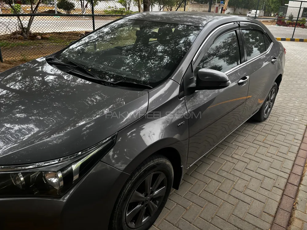 Toyota Corolla 2016 for Sale in Karachi Image-1
