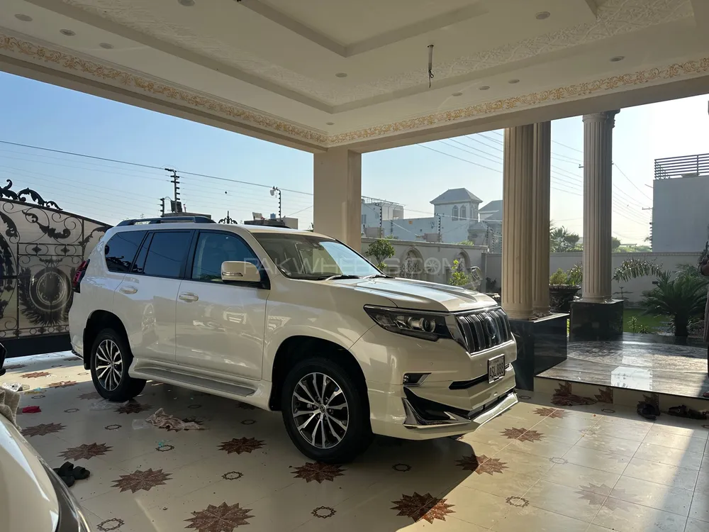 Toyota Prado 2019 for Sale in Lahore Image-1