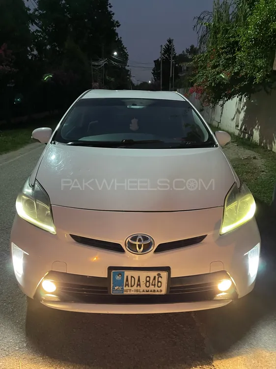 Toyota Prius 2013 for Sale in Islamabad Image-1