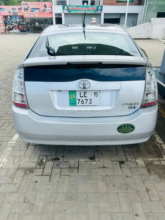Toyota Prius 2011 for Sale in Lahore Image-1