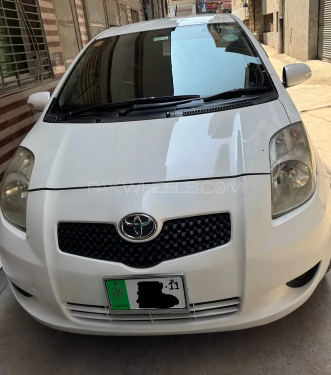 Toyota Vitz 2006 for Sale in Peshawar Image-1