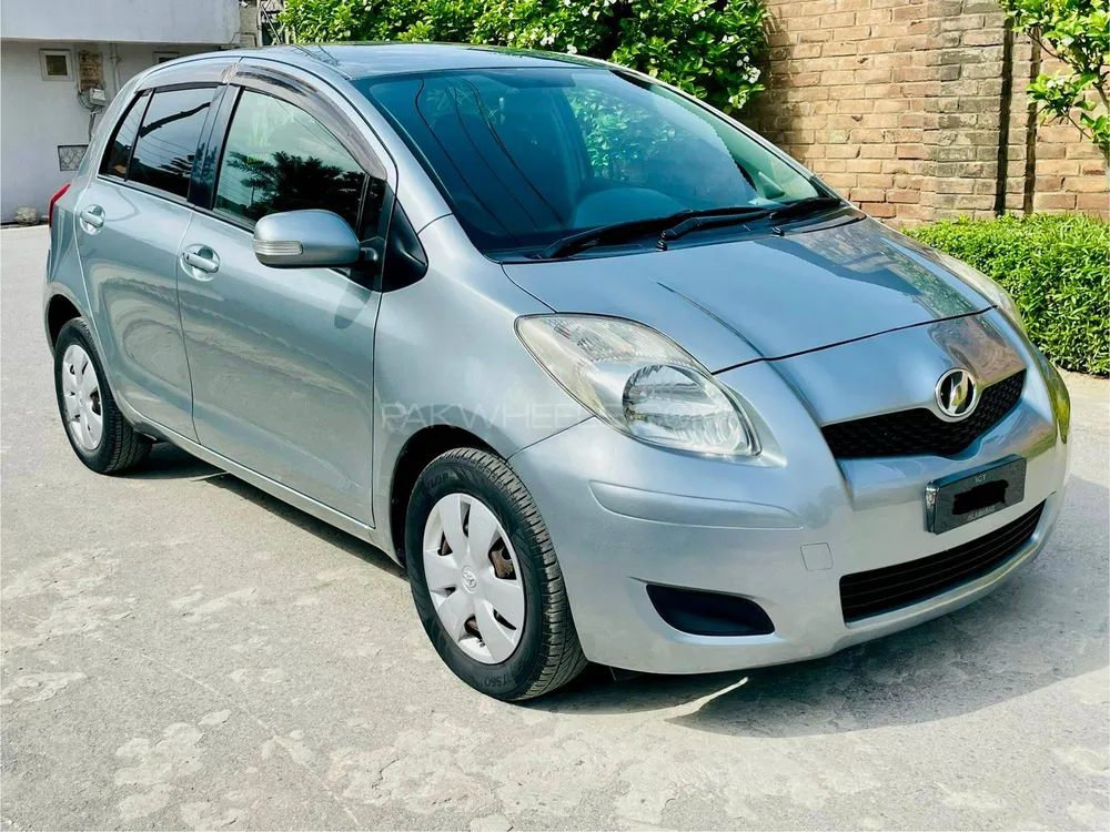 Toyota Vitz 2008 for Sale in Mardan Image-1
