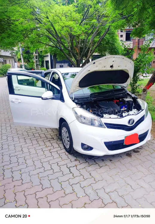 Toyota Vitz 2013 for Sale in Lahore Image-1