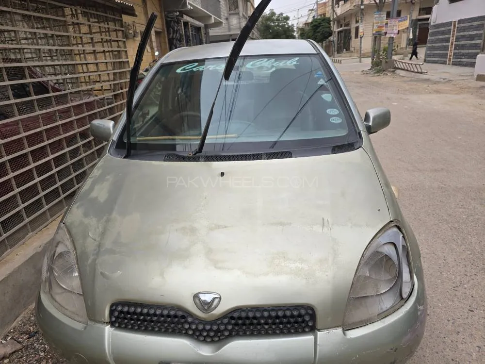Toyota Vitz 2001 for Sale in Karachi Image-1