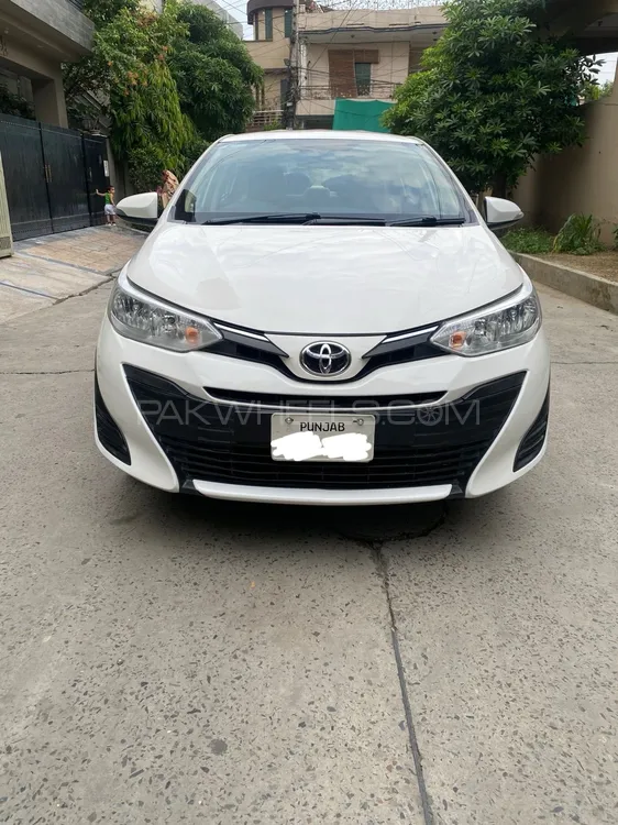 Toyota Yaris Sedan 2020 for Sale in Lahore Image-1
