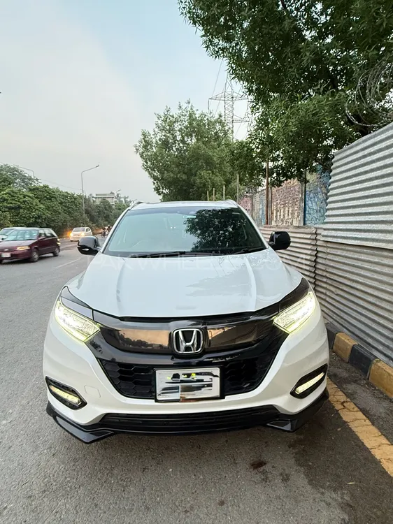 Honda Vezel 2018 for Sale in Lahore Image-1