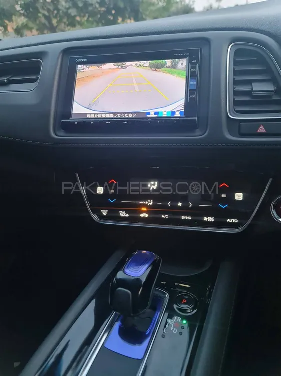 Honda Vezel 2017 for Sale in Lahore Honda Vezel 2017 for Sale in Lahore Image-5
