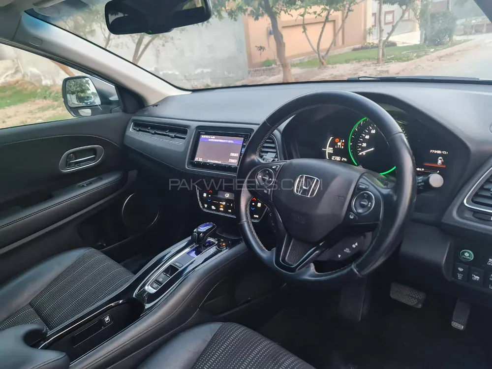 Honda Vezel 2017 for Sale in Lahore Honda Vezel 2017 for Sale in Lahore Image-2