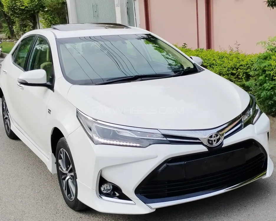 Toyota Corolla 2021 for Sale in Peshawar Image-1