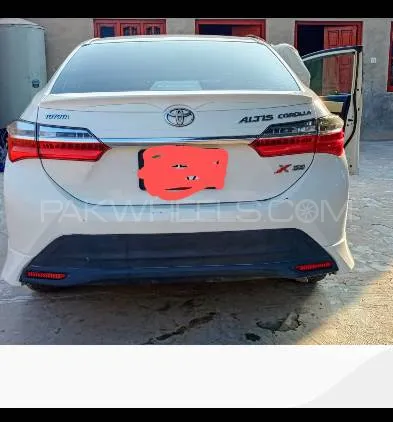 Toyota Corolla 2018 for Sale in Faisalabad Image-1