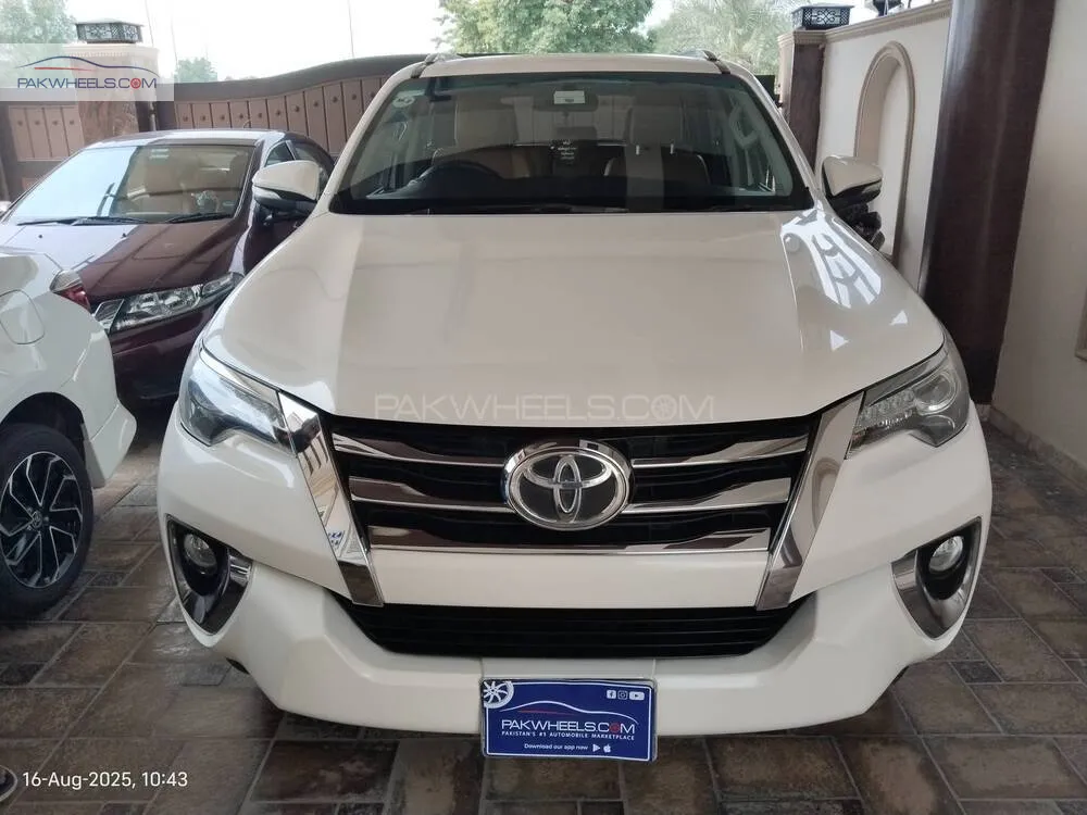 Toyota Fortuner 2017 for Sale in Lahore Image-1