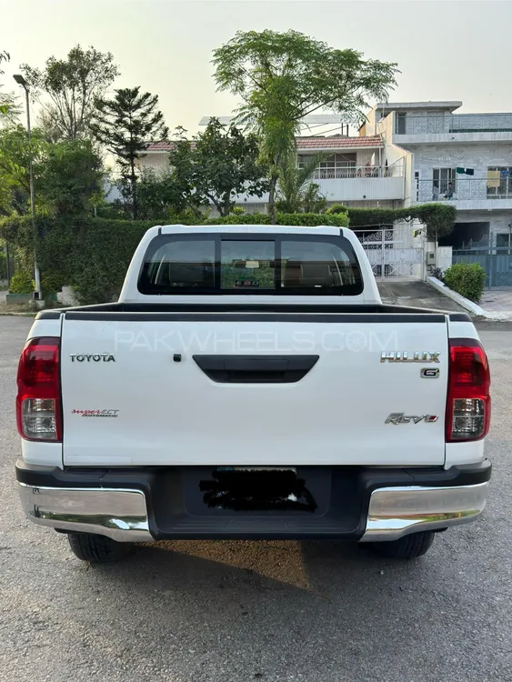 Toyota Hilux 2019 for Sale in Islamabad Image-1