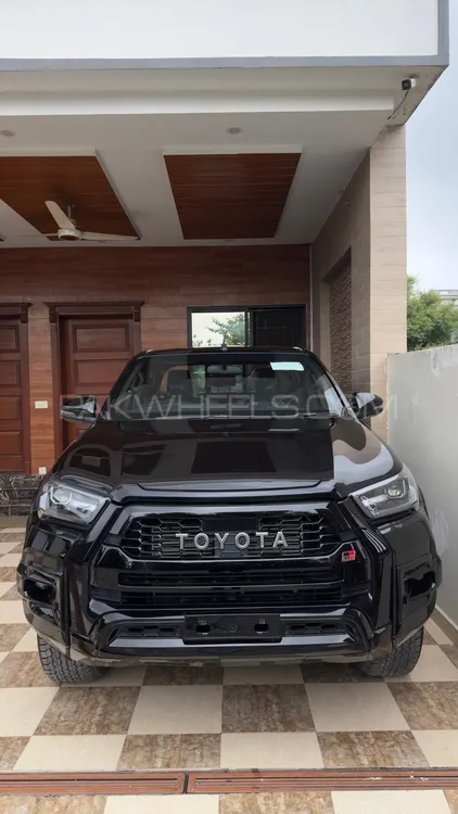 Toyota Hilux 2025 for Sale in Islamabad Image-1