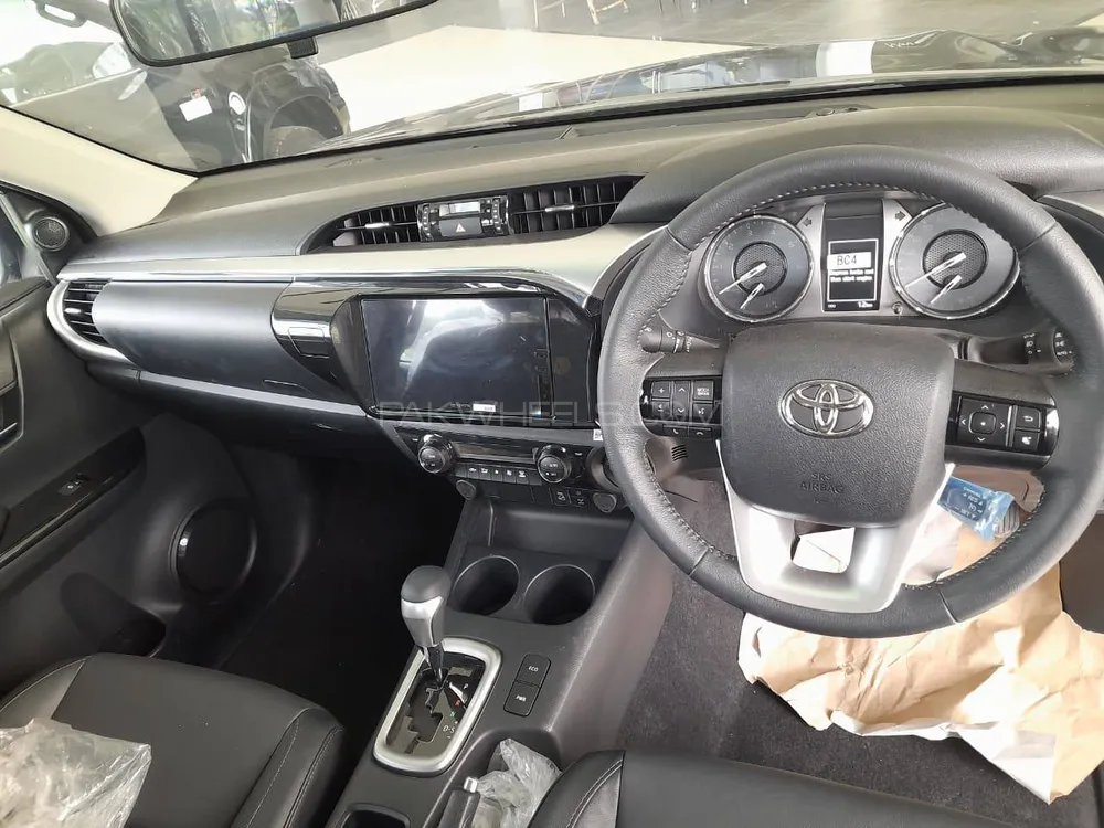 Toyota Hilux 2025 for Sale in Islamabad Toyota Hilux 2025 for Sale in Islamabad Image-6