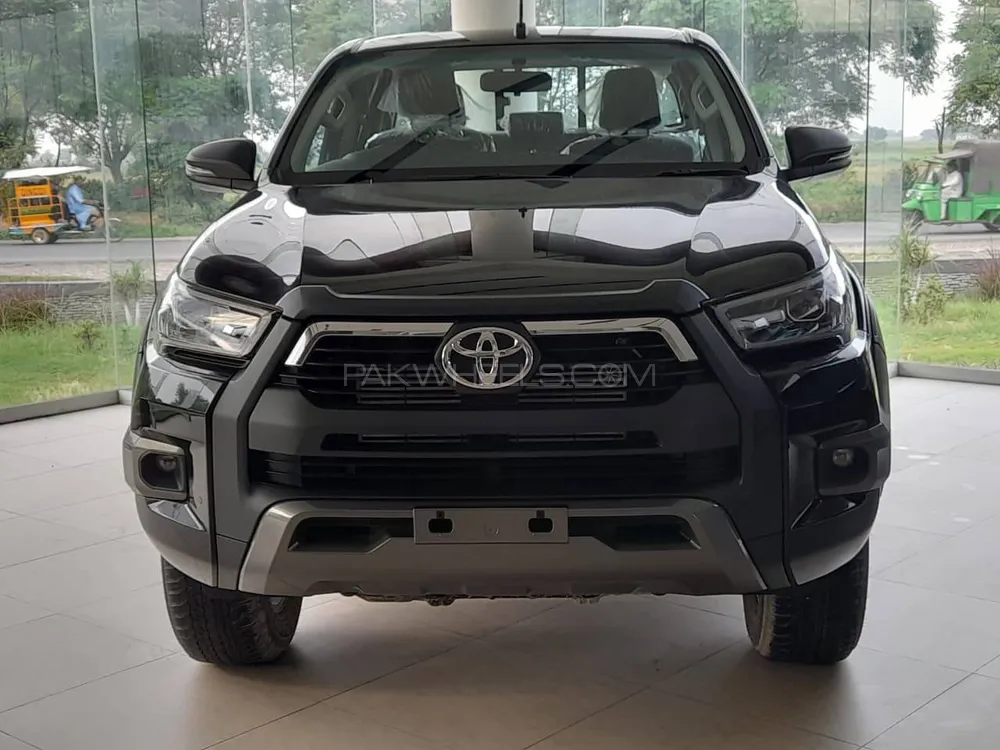 Toyota Hilux 2025 for Sale in Islamabad Image-1
