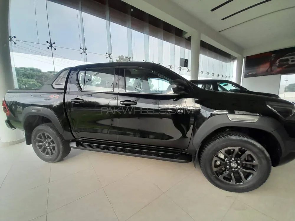 Toyota Hilux 2025 for Sale in Islamabad Toyota Hilux 2025 for Sale in Islamabad Image-4
