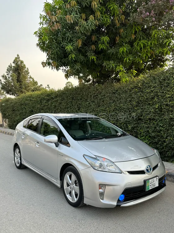 Toyota Prius 2013 for Sale in Peshawar Image-1