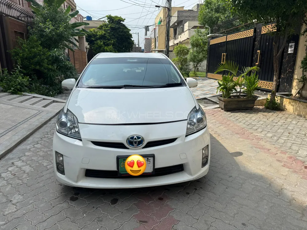 Toyota Prius 2011 for Sale in Lahore Image-1