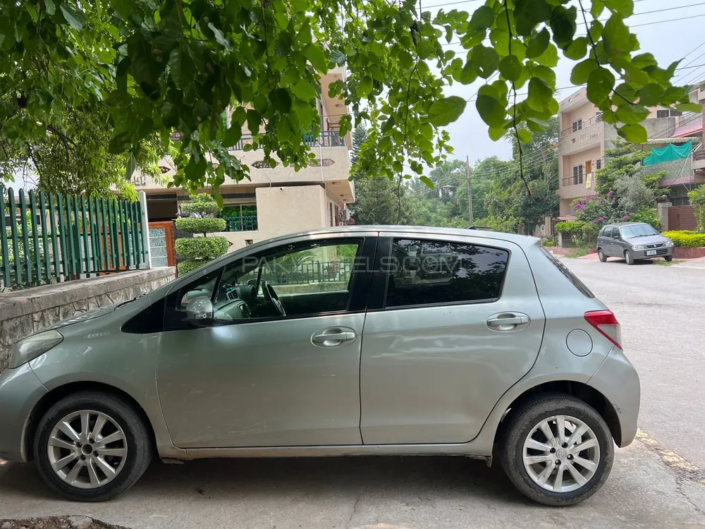 Toyota Vitz 2012 for Sale in Islamabad Image-1