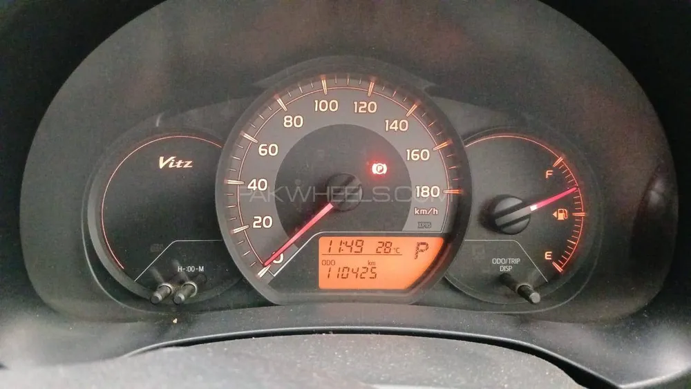 Toyota Vitz 2016 for Sale in Islamabad Image-1