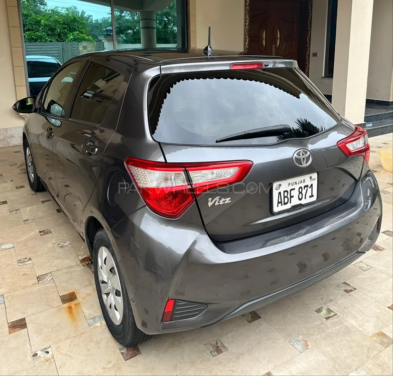 Toyota Vitz 2021 for Sale in Lahore Image-1