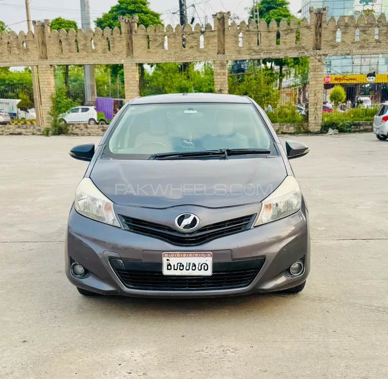 Toyota Vitz 2012 for Sale in Islamabad Image-1