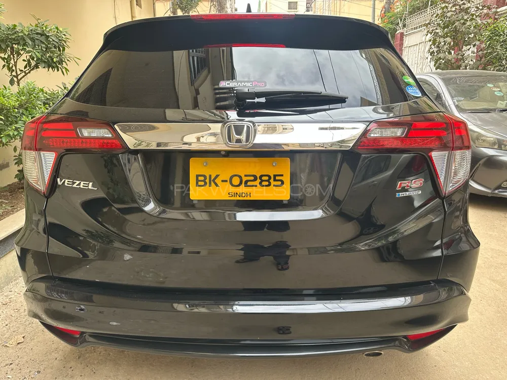 Honda Vezel 2017 for Sale in Karachi Image-1