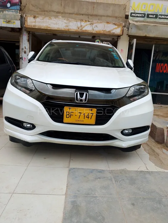 Honda Vezel 2014 for Sale in Karachi Image-1