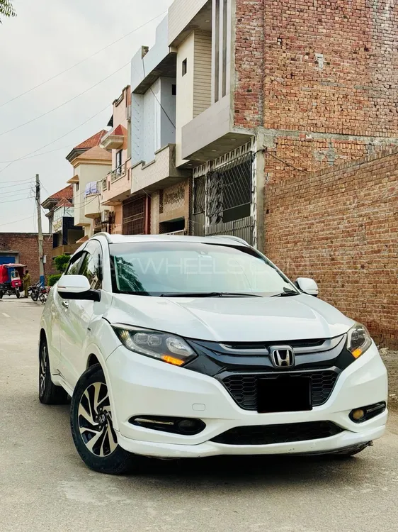 Honda Vezel 2015 for Sale in Faisalabad Image-1