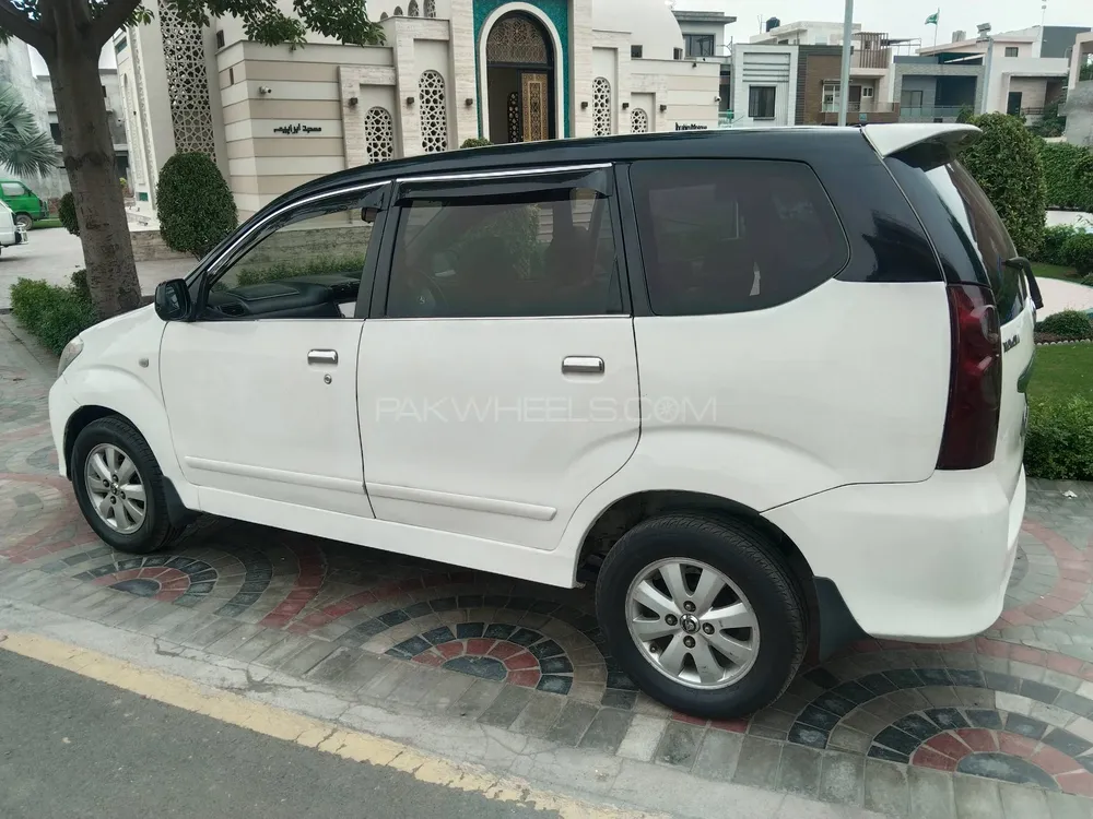 Toyota Avanza 2010 for Sale in Lahore Image-1