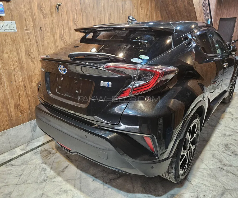Toyota C-HR 2017 for Sale in Lahore Image-1