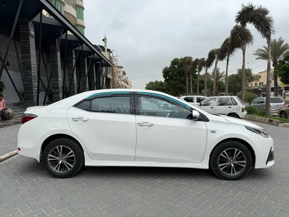 Toyota Corolla 2019 for Sale in Karachi Image-1