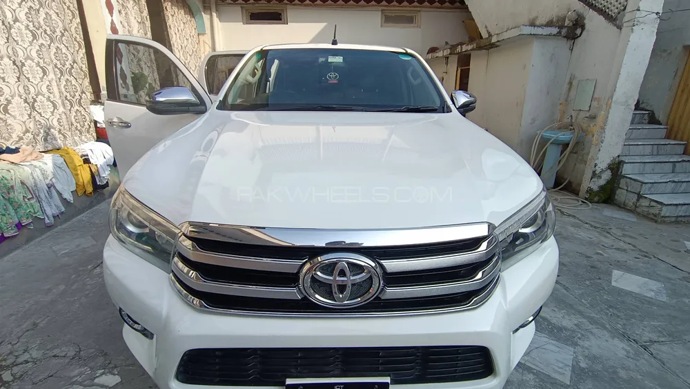 Toyota Hilux 2018 for Sale in Mansehra Image-1
