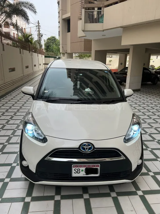 Toyota Sienta 2018 for Sale in Karachi Image-1