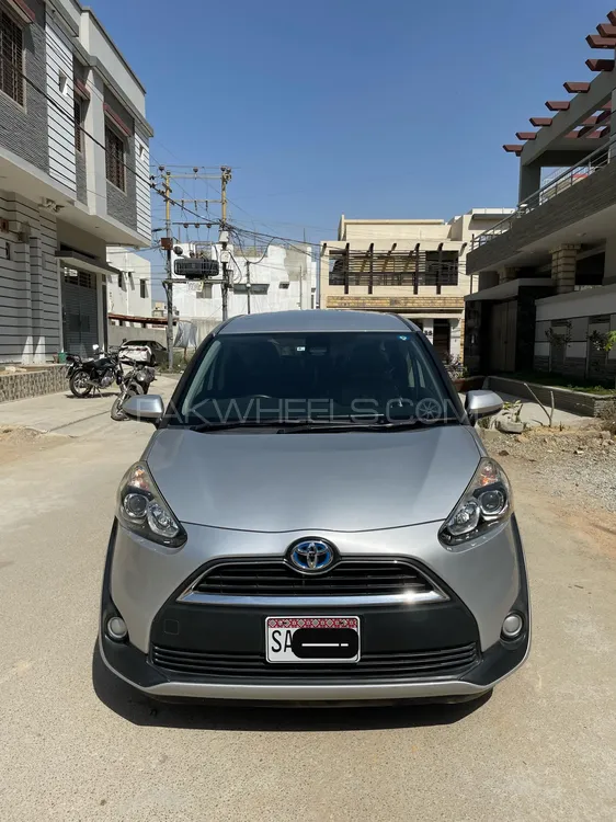 Toyota Sienta 2018 for Sale in Karachi Image-1