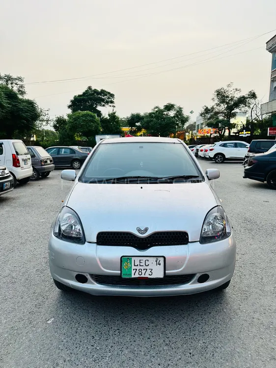 Toyota Vitz 2000 for Sale in Islamabad Image-1